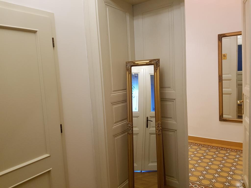 Charles Apartment Прага Экстерьер фото